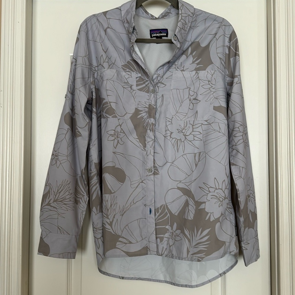 Patagonia sol patrol long sleeve button up hiking shirt size Medium